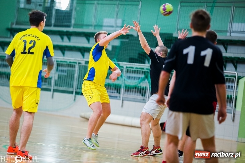 Zdjęcie w galerii na portalu naszraciborz.pl: Finały Miejskie Szkół Ponadgimnazjalnych w Piłce Ręcznej  wiadomości z regionu