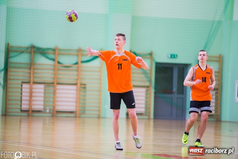 Zdjęcie w galerii na portalu naszraciborz.pl: Finały Miejskie Szkół Ponadgimnazjalnych w Piłce Ręcznej  wiadomości z regionu