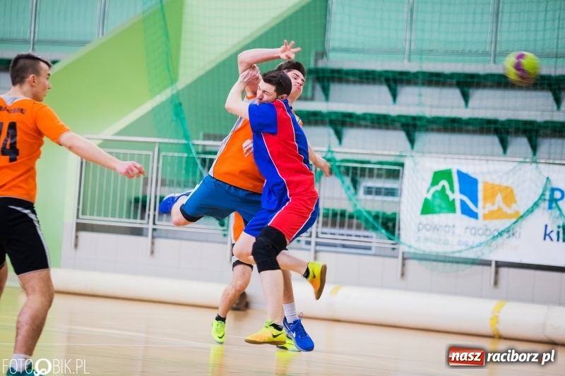 Zdjęcie w galerii na portalu naszraciborz.pl: Finały Miejskie Szkół Ponadgimnazjalnych w Piłce Ręcznej  wiadomości z regionu