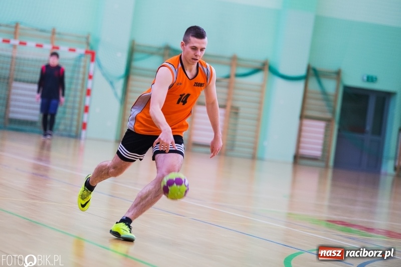 Zdjęcie w galerii na portalu naszraciborz.pl: Finały Miejskie Szkół Ponadgimnazjalnych w Piłce Ręcznej  wiadomości z regionu