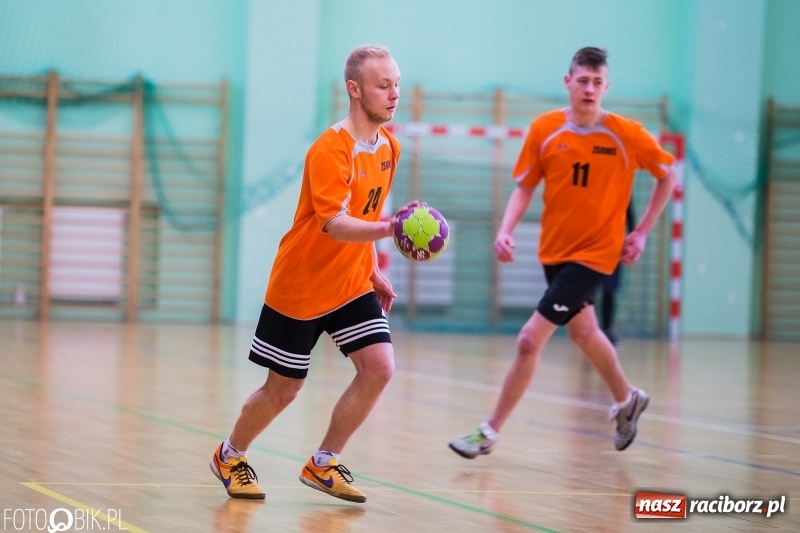 Zdjęcie w galerii na portalu naszraciborz.pl: Finały Miejskie Szkół Ponadgimnazjalnych w Piłce Ręcznej  wiadomości z regionu