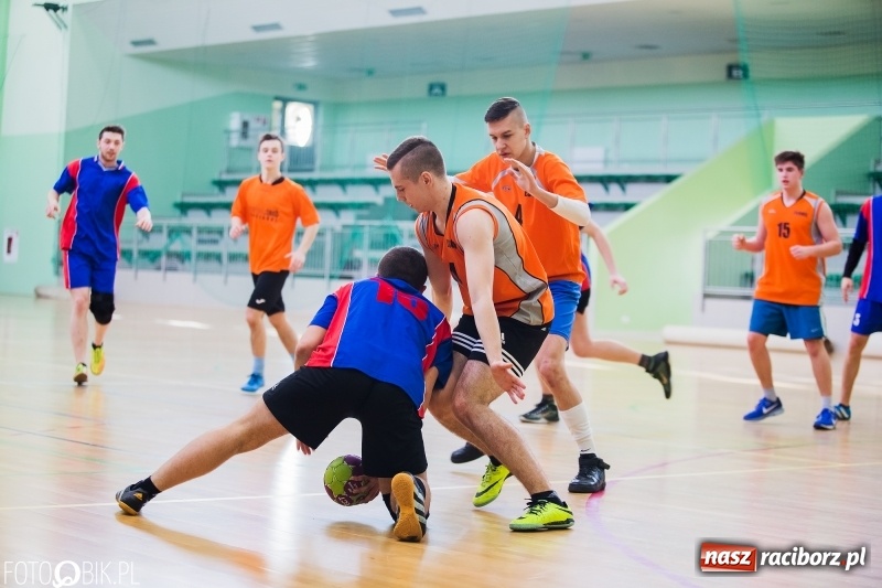 Zdjęcie w galerii na portalu naszraciborz.pl: Finały Miejskie Szkół Ponadgimnazjalnych w Piłce Ręcznej  wiadomości z regionu