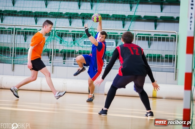 Zdjęcie w galerii na portalu naszraciborz.pl: Finały Miejskie Szkół Ponadgimnazjalnych w Piłce Ręcznej  wiadomości z regionu