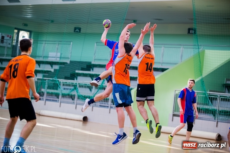 Zdjęcie w galerii na portalu naszraciborz.pl: Finały Miejskie Szkół Ponadgimnazjalnych w Piłce Ręcznej  wiadomości z regionu