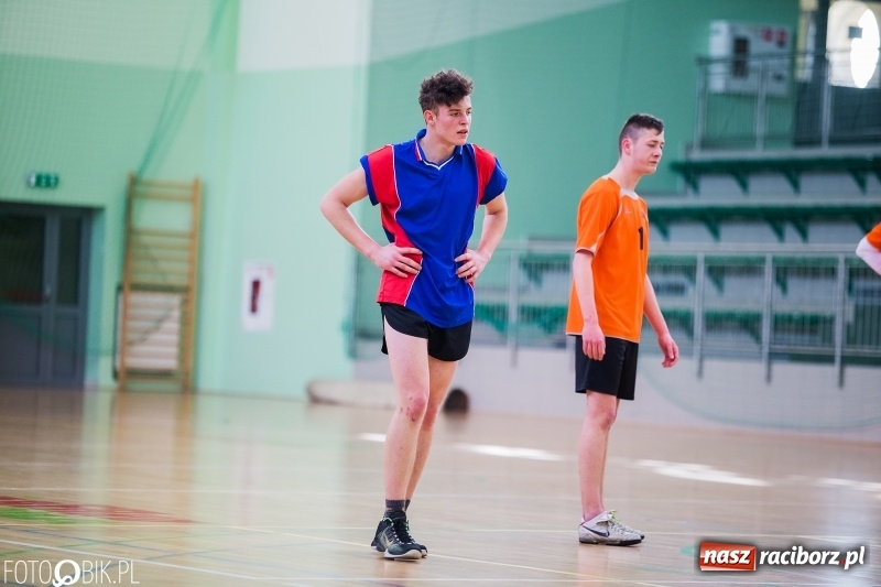 Zdjęcie w galerii na portalu naszraciborz.pl: Finały Miejskie Szkół Ponadgimnazjalnych w Piłce Ręcznej  wiadomości z regionu