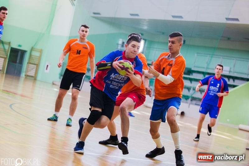 Zdjęcie w galerii na portalu naszraciborz.pl: Finały Miejskie Szkół Ponadgimnazjalnych w Piłce Ręcznej  wiadomości z regionu