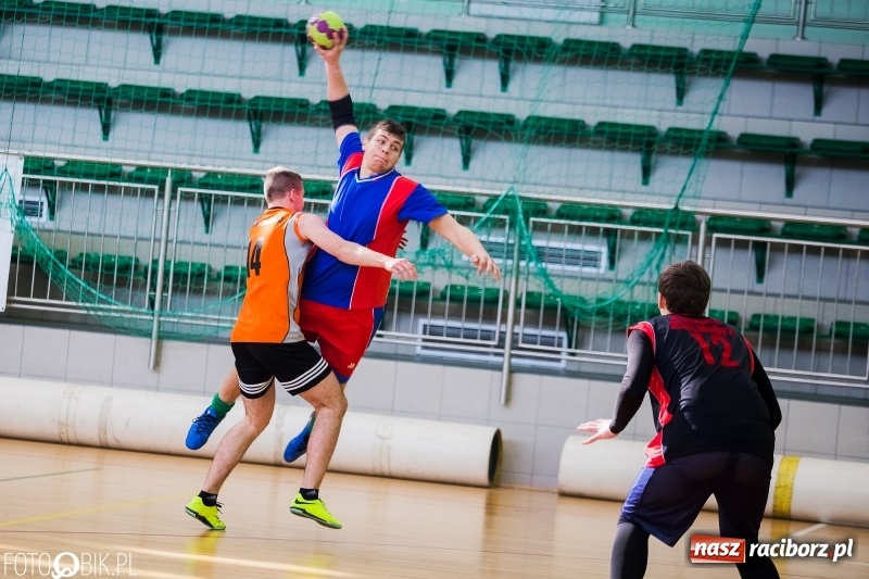 Zdjęcie w galerii na portalu naszraciborz.pl: Finały Miejskie Szkół Ponadgimnazjalnych w Piłce Ręcznej  wiadomości z regionu