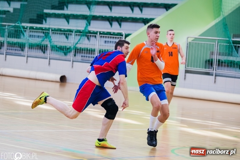Zdjęcie w galerii na portalu naszraciborz.pl: Finały Miejskie Szkół Ponadgimnazjalnych w Piłce Ręcznej  wiadomości z regionu