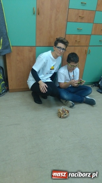 Zdjęcie w galerii na portalu naszraciborz.pl: Zbudowali robota podążającego za światłem. SuperKoderzy z Nędzy wiadomości z regionu