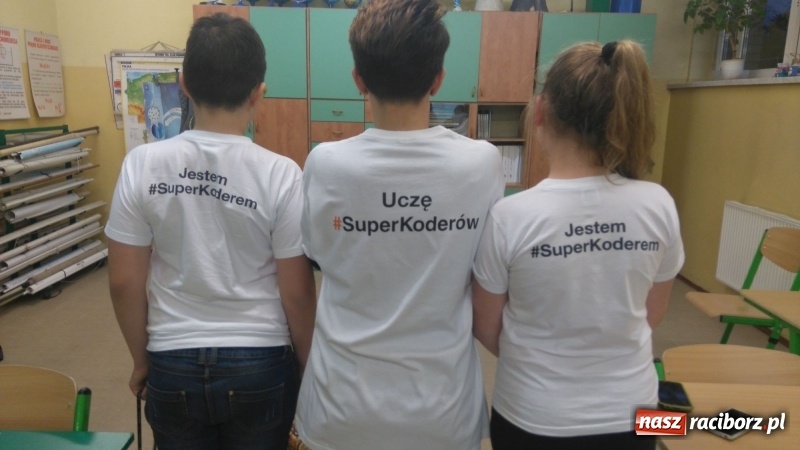 Zdjęcie w galerii na portalu naszraciborz.pl: Zbudowali robota podążającego za światłem. SuperKoderzy z Nędzy wiadomości z regionu