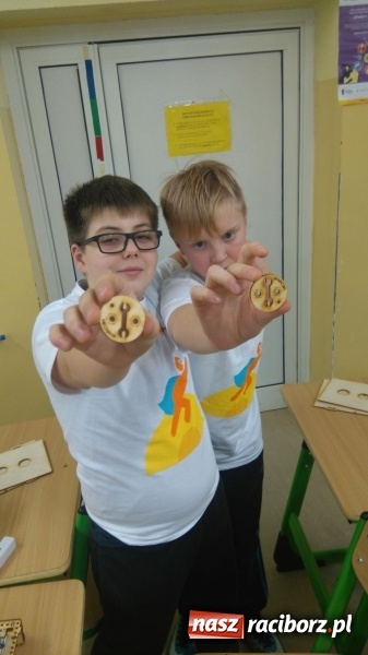 Zdjęcie w galerii na portalu naszraciborz.pl: Zbudowali robota podążającego za światłem. SuperKoderzy z Nędzy wiadomości z regionu