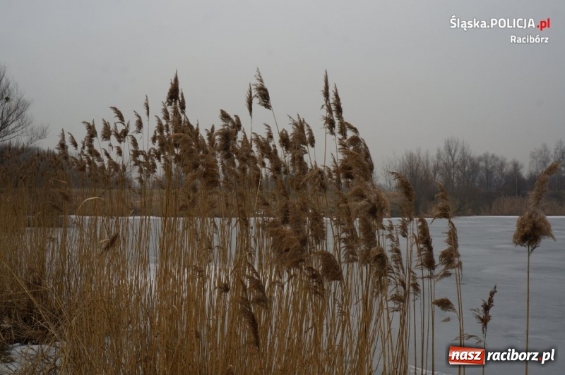 Zdjęcie w galerii na portalu naszraciborz.pl: Dzielnicowi wspólnie z ratownikiem WOPR przeprowadzali kontrole zbiorników wodnych wiadomości z regionu