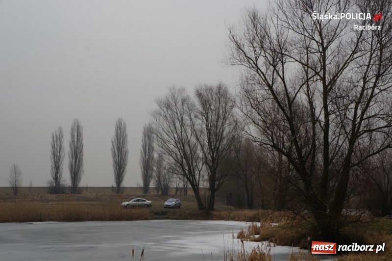 Zdjęcie w galerii na portalu naszraciborz.pl: Dzielnicowi wspólnie z ratownikiem WOPR przeprowadzali kontrole zbiorników wodnych wiadomości z regionu