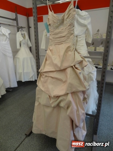 Zdjęcie w galerii na portalu naszraciborz.pl: Komis sukien ślubnych w Rabanie  wiadomości z regionu