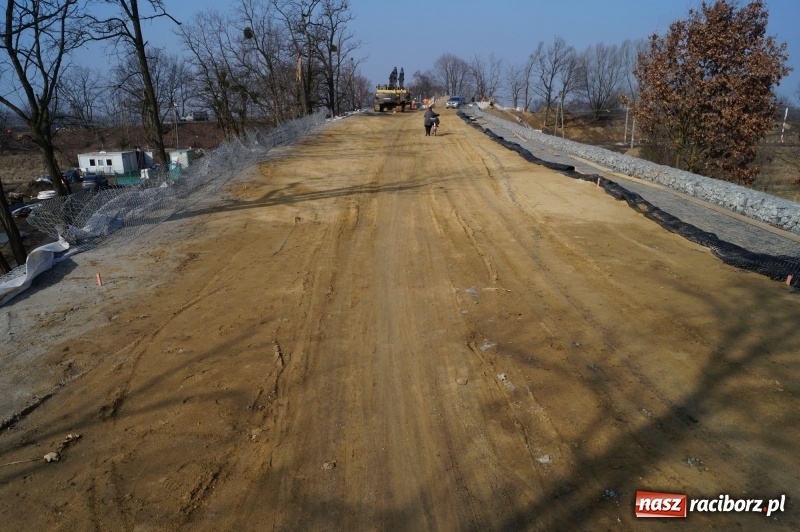 Zdjęcie w galerii na portalu naszraciborz.pl: Wiadukt w Nędzy na końcówce. Możliwy szybszy termin oddania wiadomości z regionu