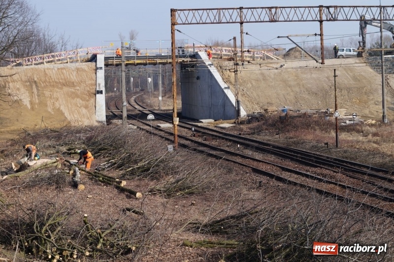 Zdjęcie w galerii na portalu naszraciborz.pl: Wiadukt w Nędzy na końcówce. Możliwy szybszy termin oddania wiadomości z regionu