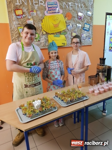 Zdjęcie w galerii na portalu naszraciborz.pl: Dzień otwarty w kuźniańskiej podstawówce wiadomości z regionu