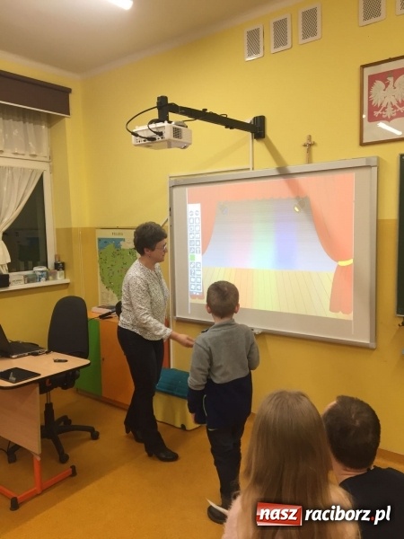 Zdjęcie w galerii na portalu naszraciborz.pl: Dzień otwarty w kuźniańskiej podstawówce wiadomości z regionu