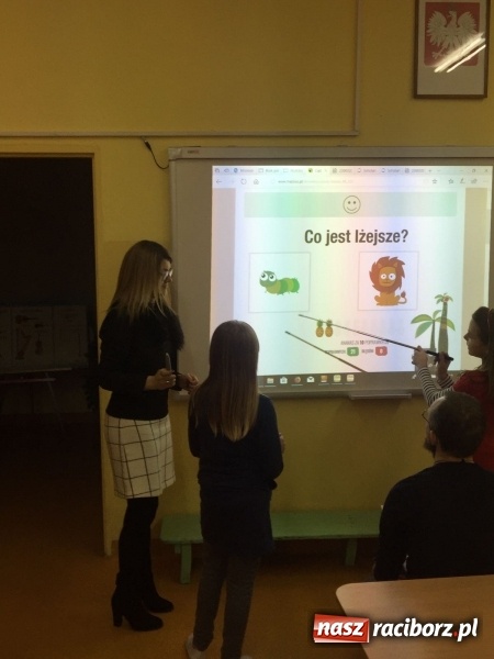 Zdjęcie w galerii na portalu naszraciborz.pl: Dzień otwarty w kuźniańskiej podstawówce wiadomości z regionu