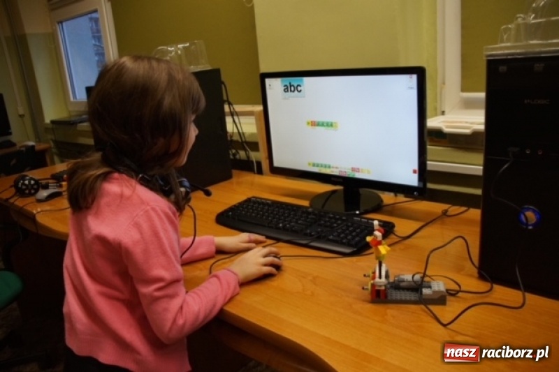 Zdjęcie w galerii na portalu naszraciborz.pl: Dzień Otwartych Drzwi w szkole na Ostrogu wiadomości z regionu