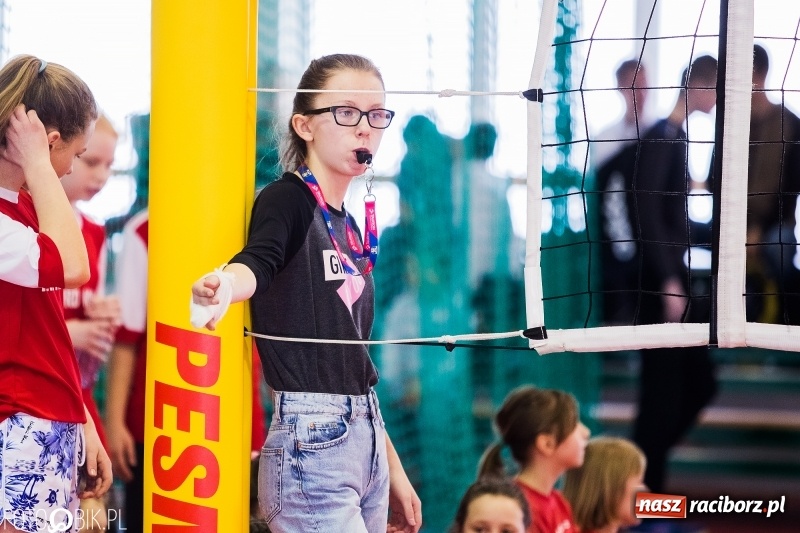 Zdjęcie w galerii na portalu naszraciborz.pl: Powiatowy turniej dwójek i trójek siatkarskich w Krzanowicach wiadomości z regionu