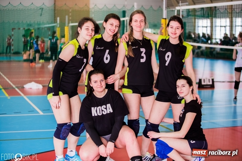 Zdjęcie w galerii na portalu naszraciborz.pl: Powiatowy turniej dwójek i trójek siatkarskich w Krzanowicach wiadomości z regionu