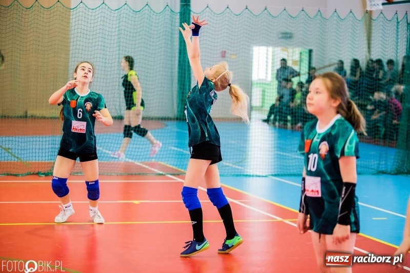 Zdjęcie w galerii na portalu naszraciborz.pl: Powiatowy turniej dwójek i trójek siatkarskich w Krzanowicach wiadomości z regionu