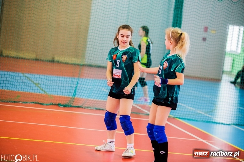 Zdjęcie w galerii na portalu naszraciborz.pl: Powiatowy turniej dwójek i trójek siatkarskich w Krzanowicach wiadomości z regionu