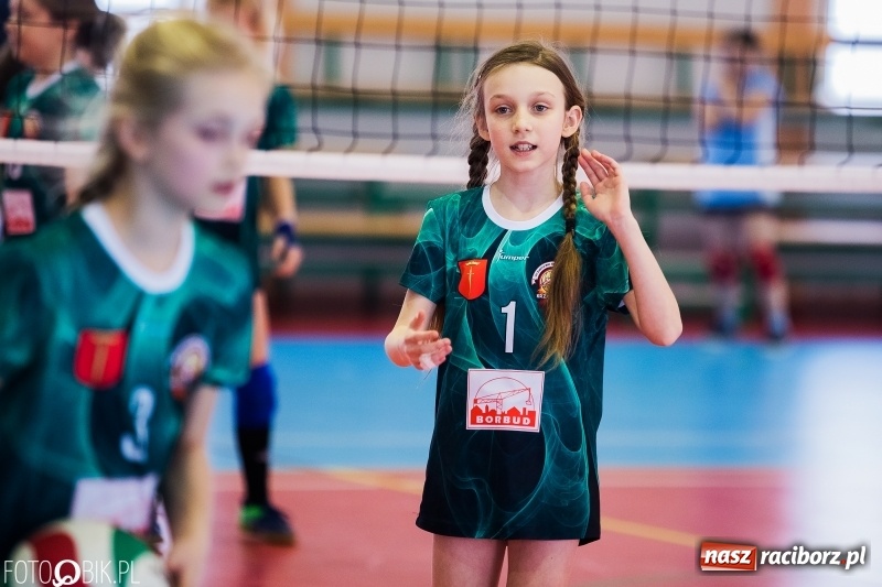 Zdjęcie w galerii na portalu naszraciborz.pl: Powiatowy turniej dwójek i trójek siatkarskich w Krzanowicach wiadomości z regionu