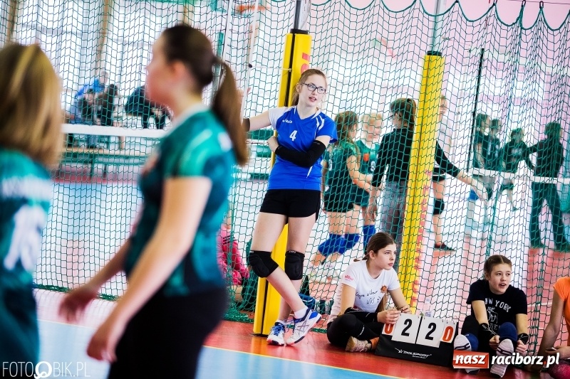 Zdjęcie w galerii na portalu naszraciborz.pl: Powiatowy turniej dwójek i trójek siatkarskich w Krzanowicach wiadomości z regionu