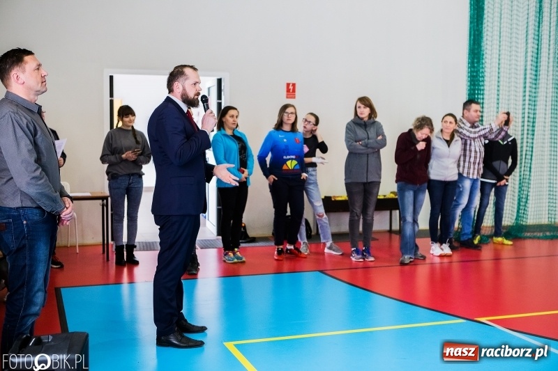 Zdjęcie w galerii na portalu naszraciborz.pl: Powiatowy turniej dwójek i trójek siatkarskich w Krzanowicach wiadomości z regionu