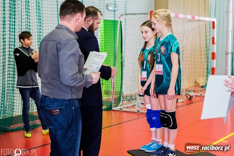 Zdjęcie w galerii na portalu naszraciborz.pl: Powiatowy turniej dwójek i trójek siatkarskich w Krzanowicach wiadomości z regionu