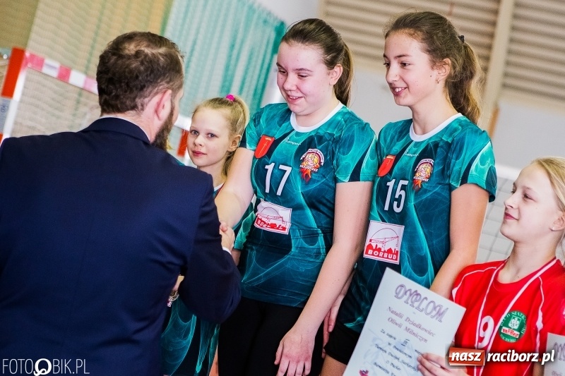 Zdjęcie w galerii na portalu naszraciborz.pl: Powiatowy turniej dwójek i trójek siatkarskich w Krzanowicach wiadomości z regionu