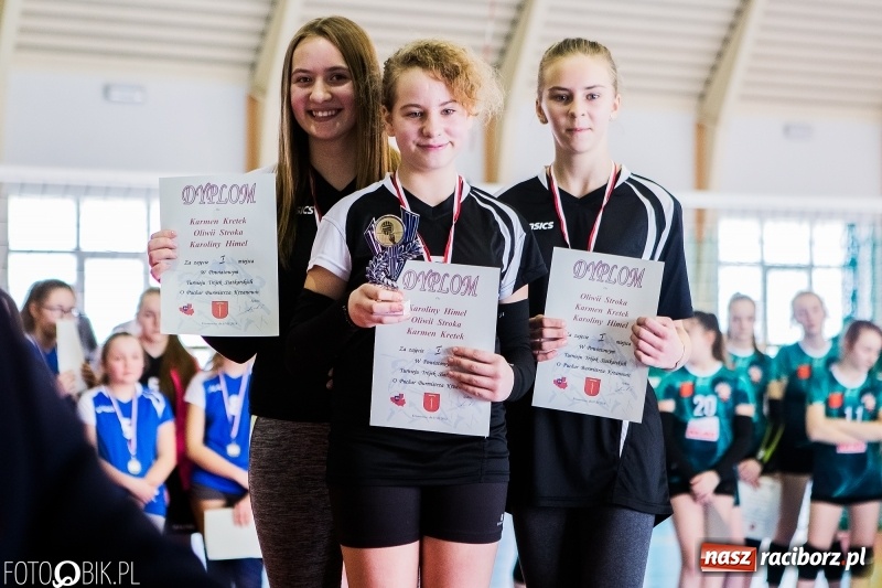 Zdjęcie w galerii na portalu naszraciborz.pl: Powiatowy turniej dwójek i trójek siatkarskich w Krzanowicach wiadomości z regionu