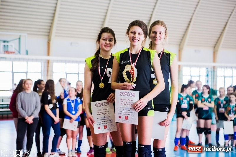 Zdjęcie w galerii na portalu naszraciborz.pl: Powiatowy turniej dwójek i trójek siatkarskich w Krzanowicach wiadomości z regionu