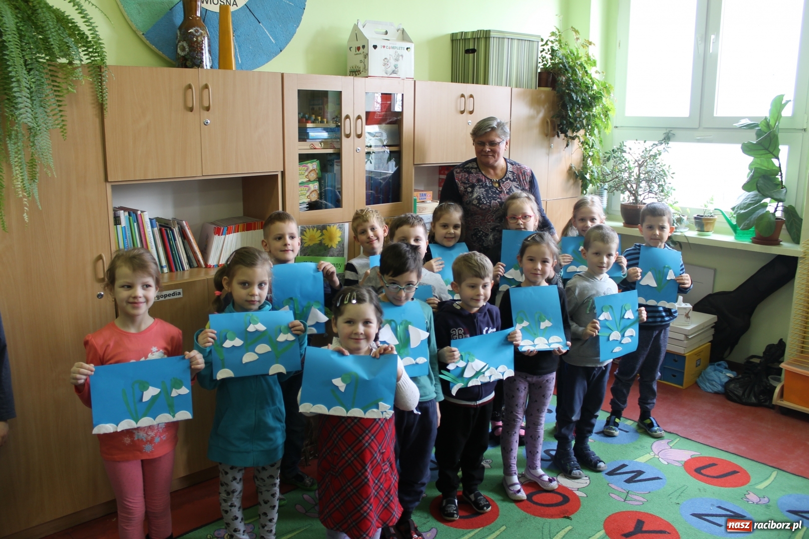 Zdjęcie w galerii na portalu naszraciborz.pl: Czym jest przedwiośnie, czyli Dzień Otwarty w szkole na Płoni wiadomości z regionu