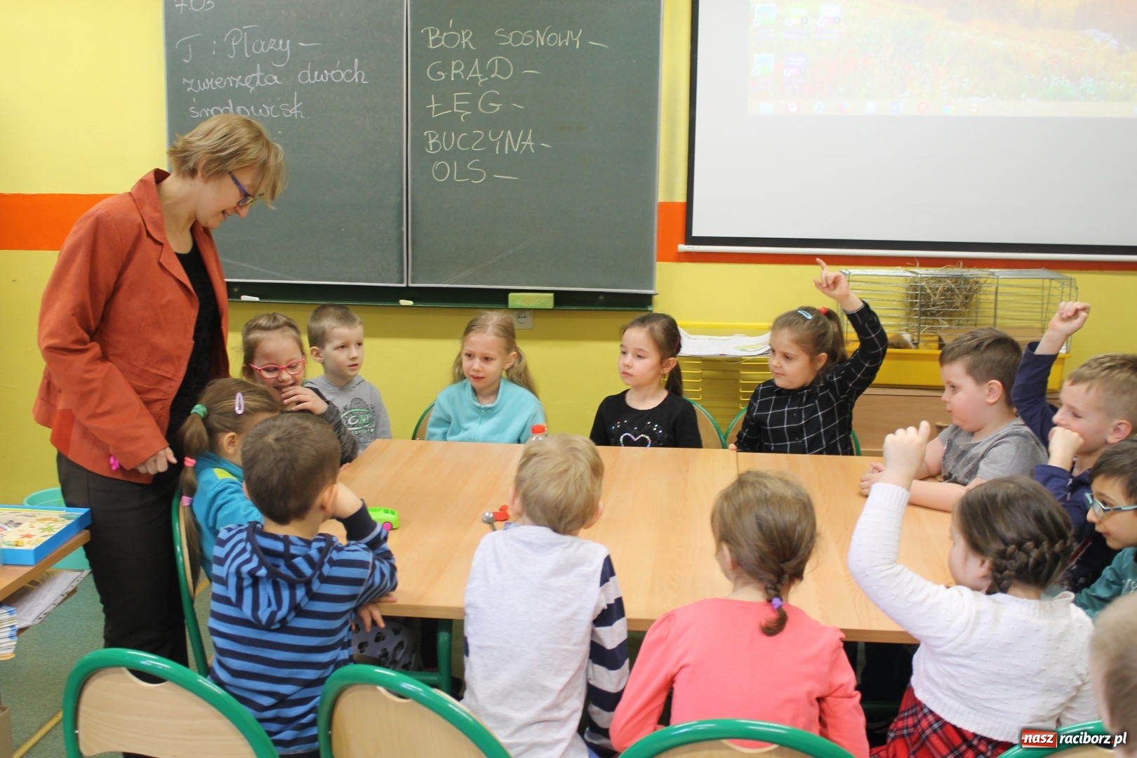 Zdjęcie w galerii na portalu naszraciborz.pl: Czym jest przedwiośnie, czyli Dzień Otwarty w szkole na Płoni wiadomości z regionu