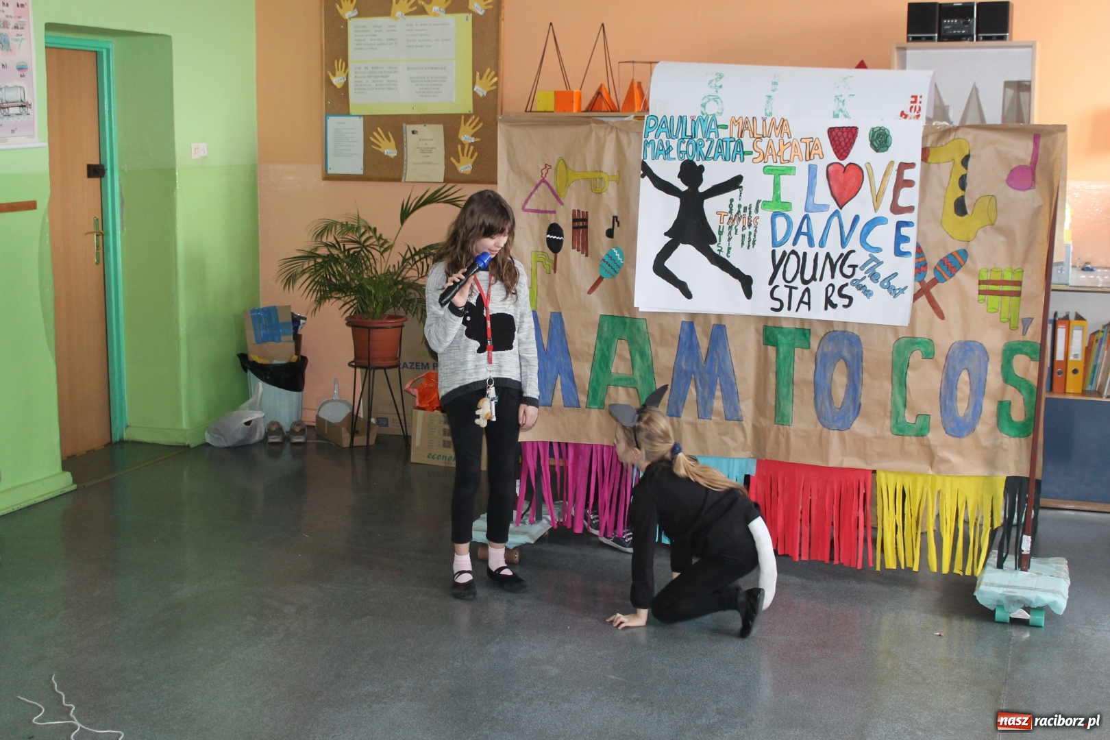 Zdjęcie w galerii na portalu naszraciborz.pl: Czym jest przedwiośnie, czyli Dzień Otwarty w szkole na Płoni wiadomości z regionu