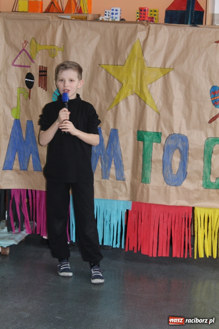 Zdjęcie w galerii na portalu naszraciborz.pl: Czym jest przedwiośnie, czyli Dzień Otwarty w szkole na Płoni wiadomości z regionu