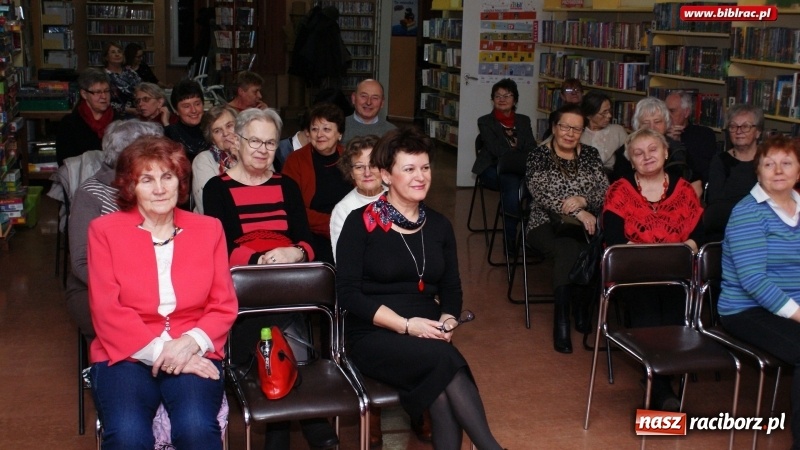 Zdjęcie w galerii na portalu naszraciborz.pl: Reminiscencje, czyli melodie znane i lubiane w bibliotece wiadomości z regionu