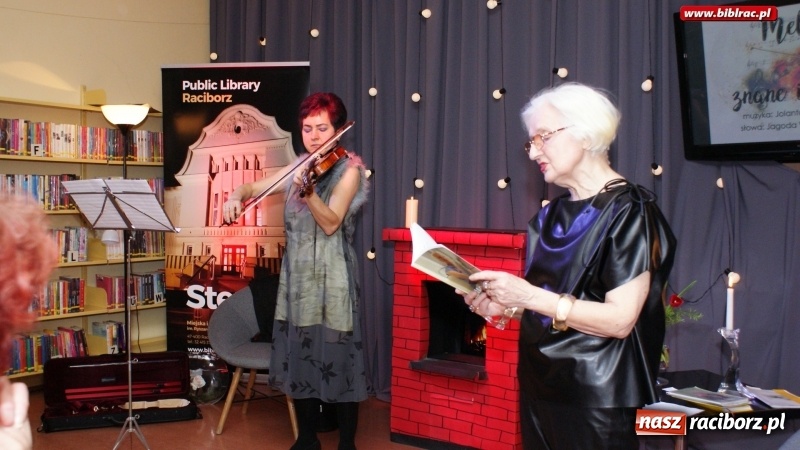 Zdjęcie w galerii na portalu naszraciborz.pl: Reminiscencje, czyli melodie znane i lubiane w bibliotece wiadomości z regionu
