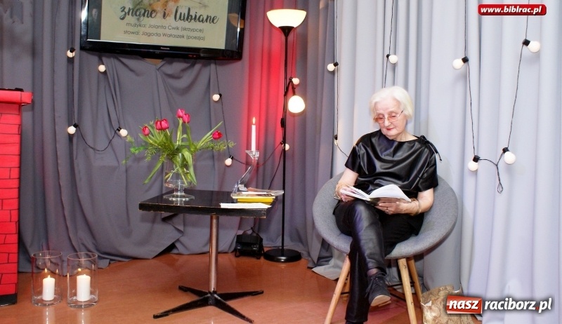 Zdjęcie w galerii na portalu naszraciborz.pl: Reminiscencje, czyli melodie znane i lubiane w bibliotece wiadomości z regionu