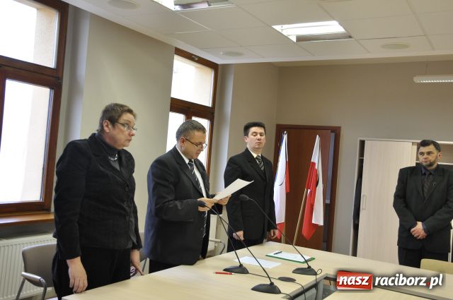 Zdjęcie w galerii na portalu naszraciborz.pl: Sesja w powiecie: To nie jest akt polityczny wiadomości z regionu