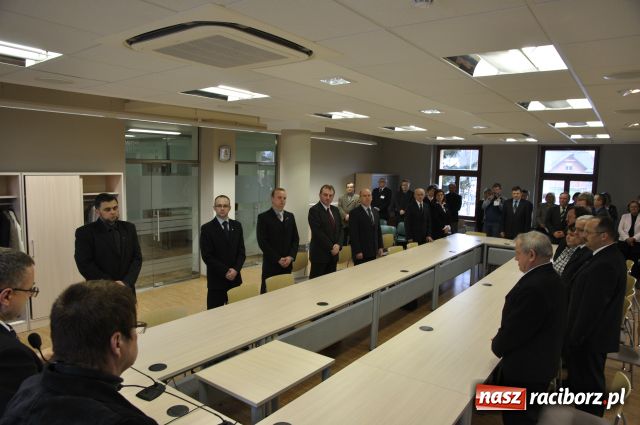 Zdjęcie w galerii na portalu naszraciborz.pl: Sesja w powiecie: To nie jest akt polityczny wiadomości z regionu