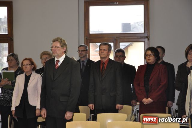 Zdjęcie w galerii na portalu naszraciborz.pl: Sesja w powiecie: To nie jest akt polityczny wiadomości z regionu