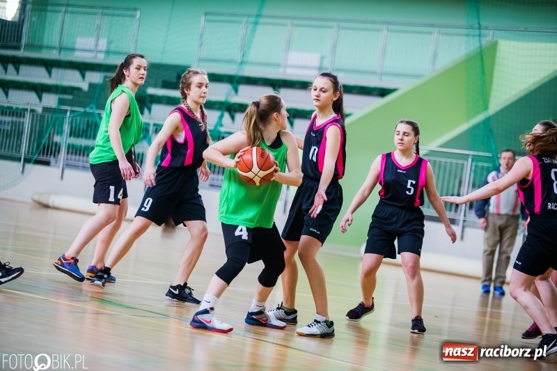 Zdjęcie w galerii na portalu naszraciborz.pl: Koszykarki I LO najlepsze w miejskich finałach wiadomości z regionu