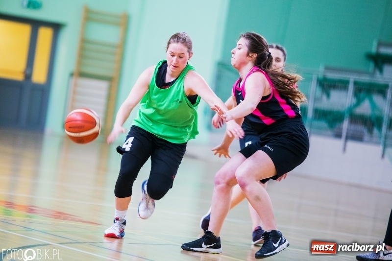 Zdjęcie w galerii na portalu naszraciborz.pl: Koszykarki I LO najlepsze w miejskich finałach wiadomości z regionu
