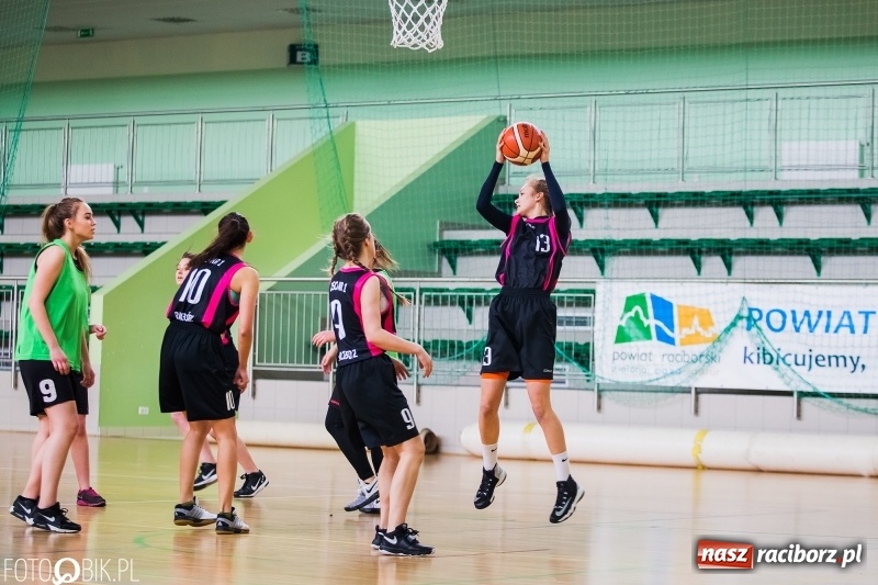 Zdjęcie w galerii na portalu naszraciborz.pl: Koszykarki I LO najlepsze w miejskich finałach wiadomości z regionu