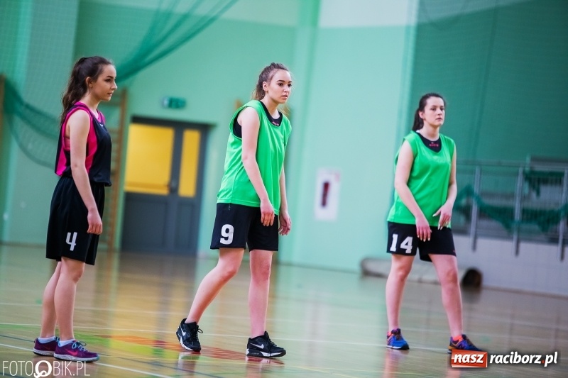Zdjęcie w galerii na portalu naszraciborz.pl: Koszykarki I LO najlepsze w miejskich finałach wiadomości z regionu
