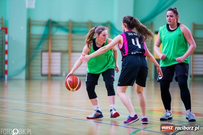 Zdjęcie w galerii na portalu naszraciborz.pl: Koszykarki I LO najlepsze w miejskich finałach wiadomości z regionu